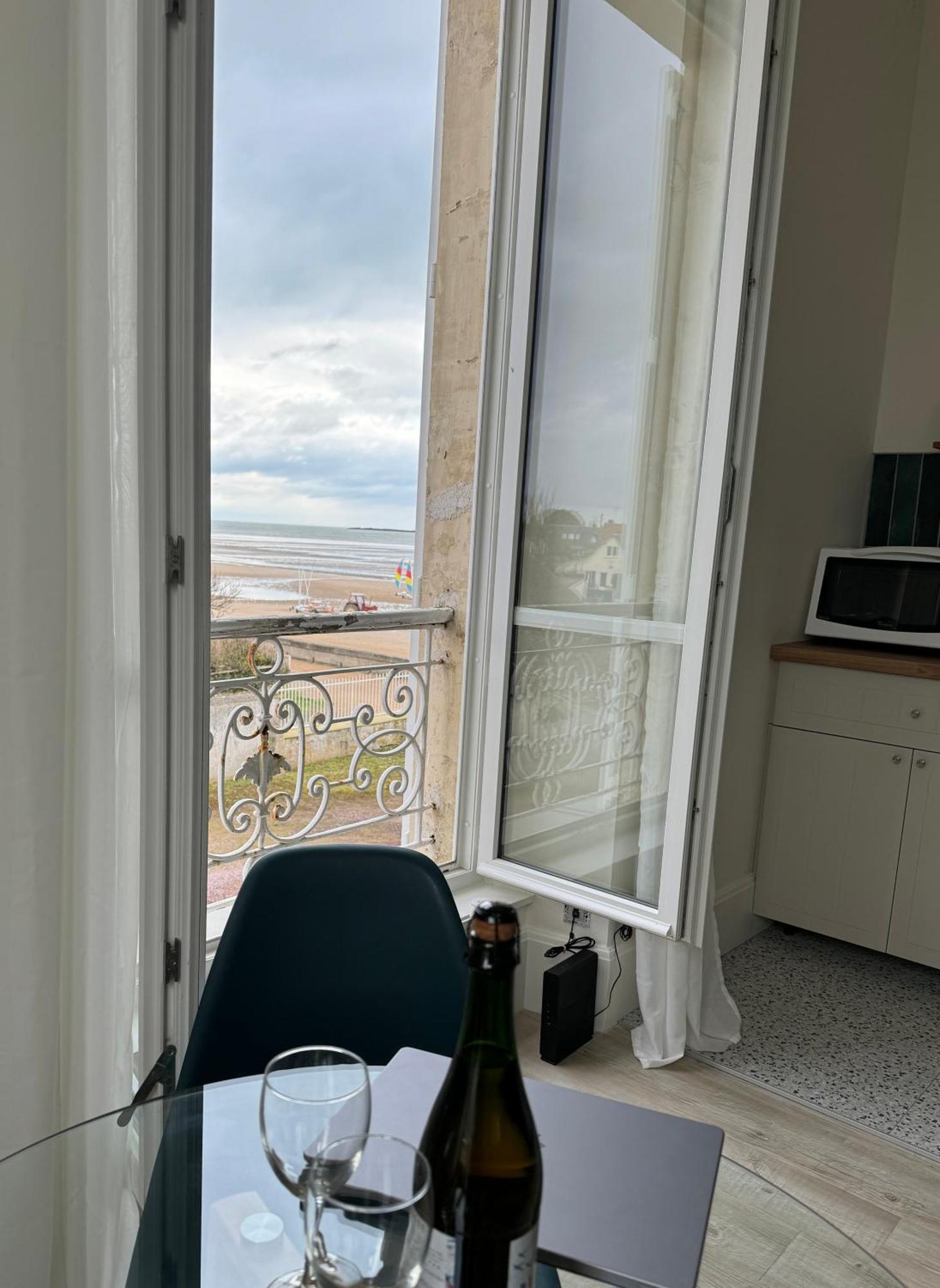 Sunny Apt On D-Day Beach With Parking Saint-Côme-de-Fresné Exterior foto